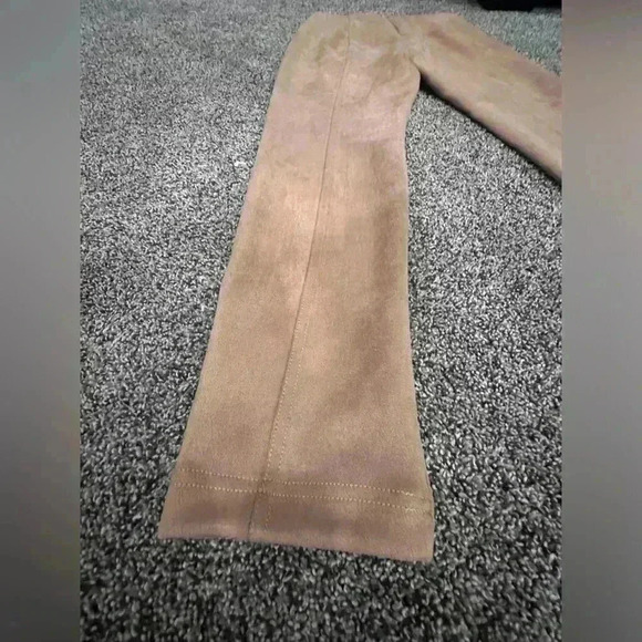 Tahari Faux Suede Leggings in Camel Color Women’s Size Small Stylish Comfortable - Picture 6 of 7